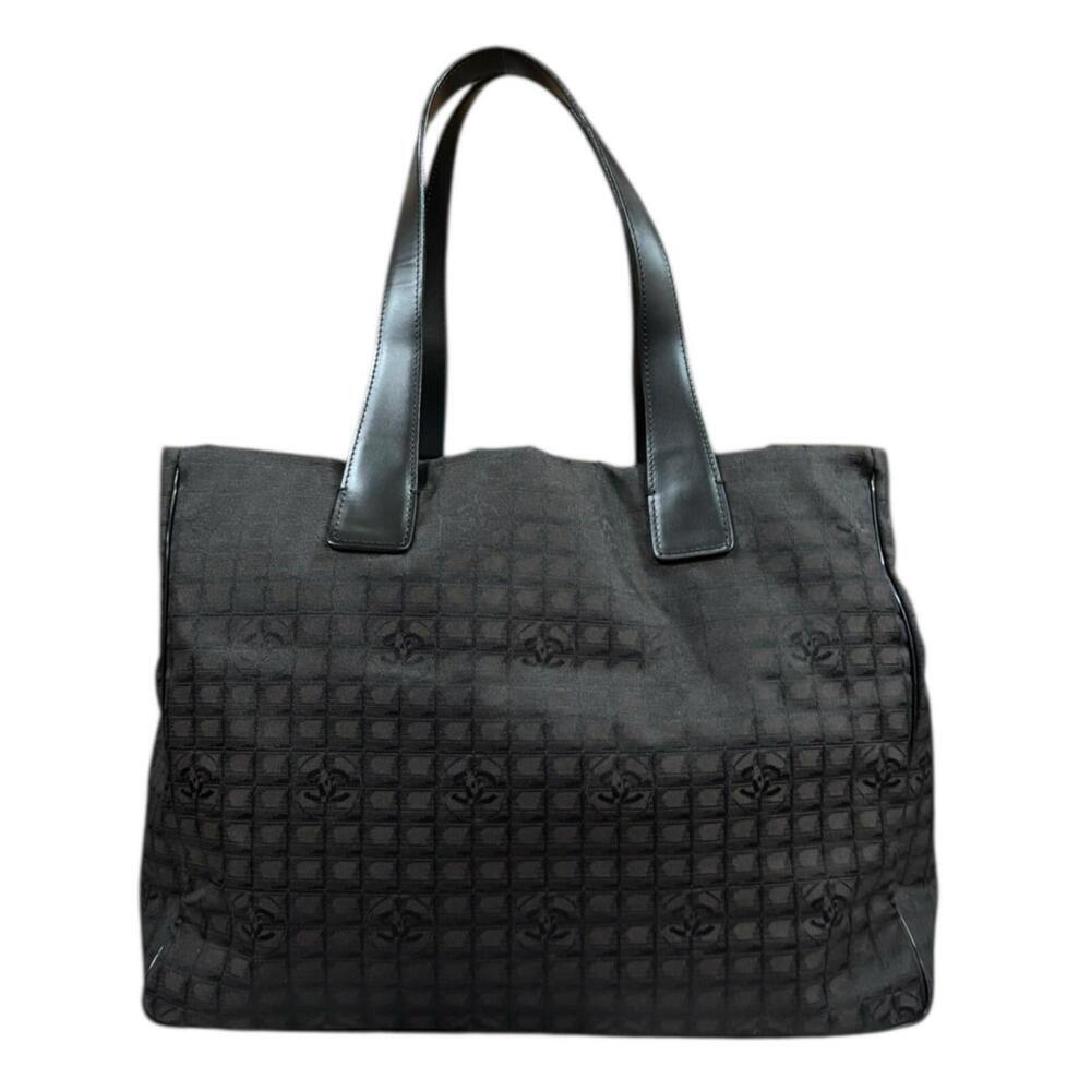 CHANEL Black Tote Bag - Picture 4 of 10